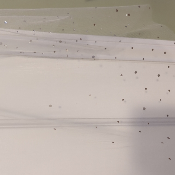 Ariel Taub ivory Swarovski crystal wedding veil - Picture 3 of 7